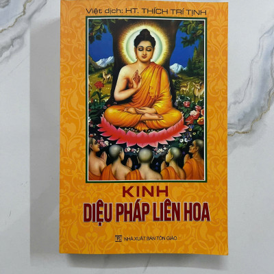 Sách - Kinh Diệu Pháp Liên Hoa, bản xịn giấy đẹp ( tặng bọc sách khổ 14x20 BM TD)