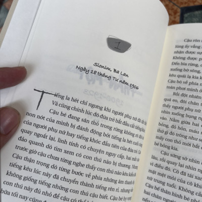 [Cuốn sách bán chạy số 1 toàn cầu] HAI SỐ PHẬN (Tái bản 2023) – Jeffrey Archer – Nguyễn Việt Hải dịch – Huy Hoàng Bookstore – NXB Văn học (Bìa cứng)