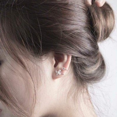 Bông tai cánh bướm đá sang chảnh tiểu thư thanh lịch