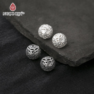 Charm bạc hình cầu hoa văn xỏ ngang - Ngọc Quý Gemstones 