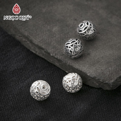 Charm bạc hình cầu hoa văn xỏ ngang - Ngọc Quý Gemstones 