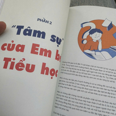 (In màu) EM BÉ TIỂU HỌC – Nhung Nguyễn – Lion Books – NXB Hà Nội