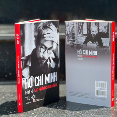 Combo Bông Sen Vàng - Thời Niên Thiếu Của Chủ Tịch Hồ Chí Minh Dưới Ngòi Bút Nhà Văn Sơn Tùng + Hồ Chí Minh - Những Tác Phẩm Chính Luận Tiêu Biểu 