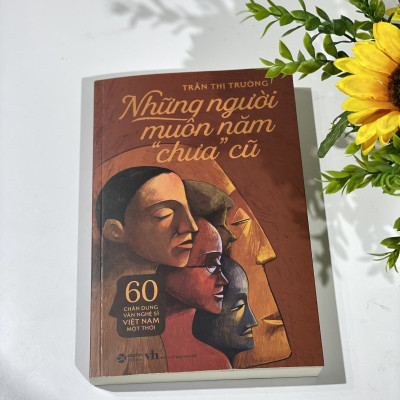 Những Người Muôn Năm Chưa Cũ 