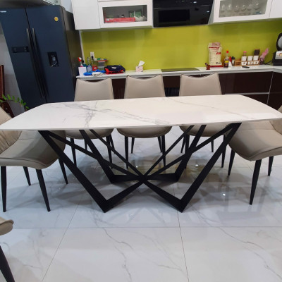 Bàn ăn cao cấp Juno Sofa mặt đá chân sắt W 