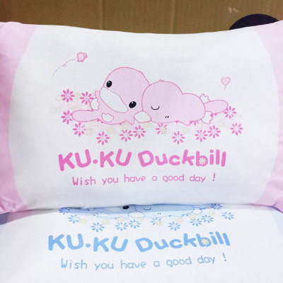 gối chống méo đầu cho bé KU.KU Duckbill 23x35x4.5cm ku2021