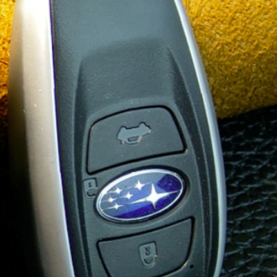 Bao da chìa khóa ô tô Subaru 3 nút bấm da bò - hàng chính hãng