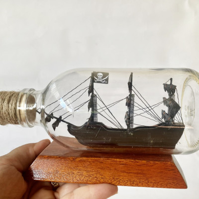 Thuyền Cướp biển trong chai nhỏ 17cm