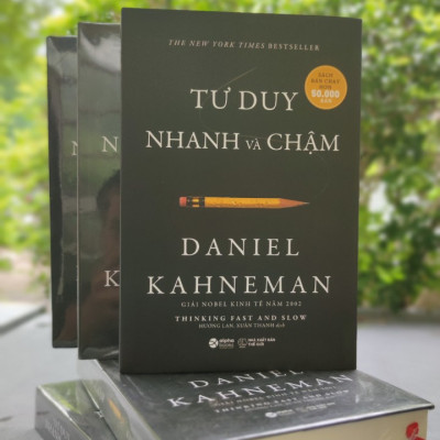 Combo 2 Cuốn sách: Tư Duy Nhanh Và Chậm ( Bìa Cứng ) 2021 + Thay Đổi Cuộc Sống Với Nhân Số Học