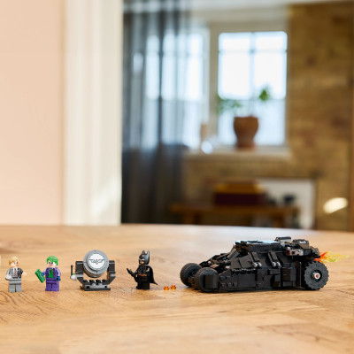 LEGO SUPERHEROES 76303 Đồ Chơi Lắp Ráp Batman Tumbler Đấu Với Two-Fac Và Joker (429 chi tiết)