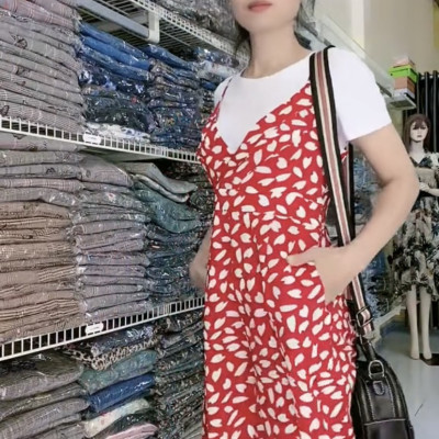 Bộ jum yếm kèm áo thun xinh xắn.